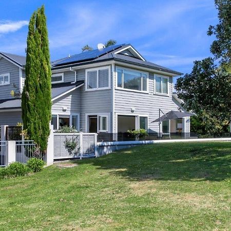 Stunning Tranquil Home With Green Space Views Mount Maunganui Esterno foto