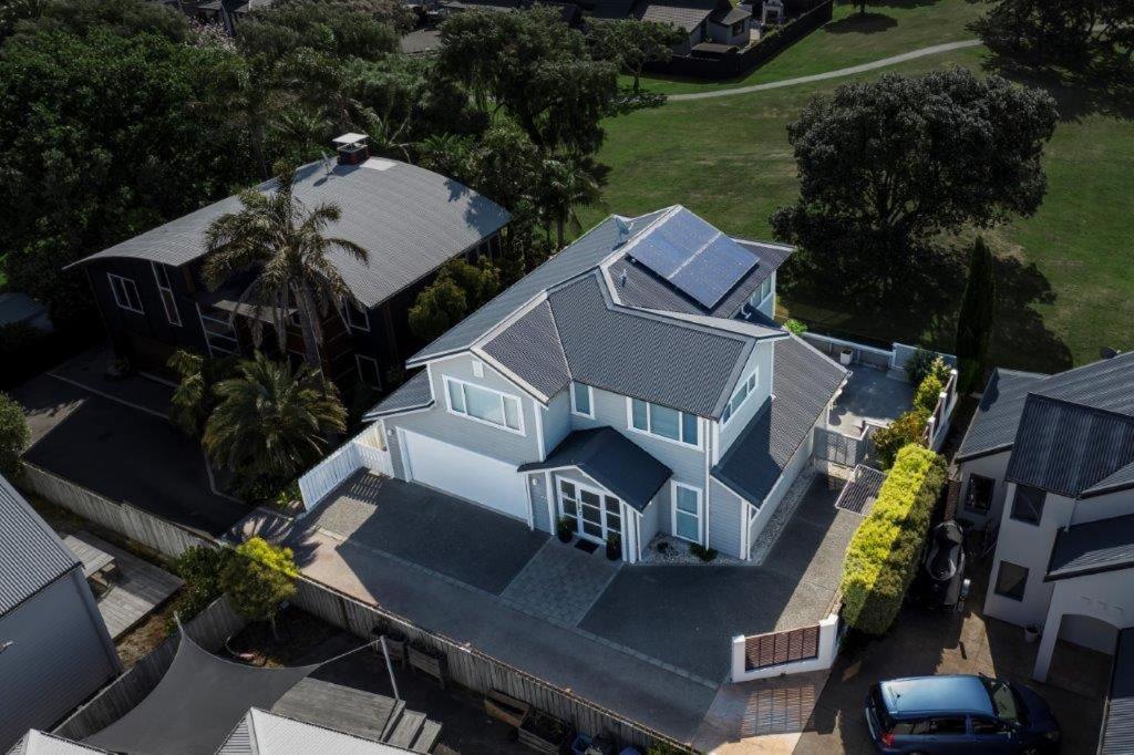 Stunning Tranquil Home With Green Space Views Mount Maunganui Esterno foto