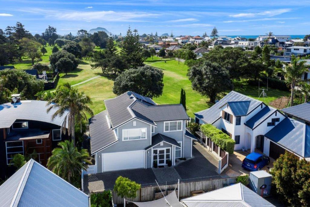 Stunning Tranquil Home With Green Space Views Mount Maunganui Esterno foto