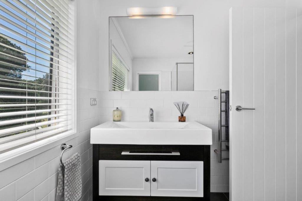 Stunning Tranquil Home With Green Space Views Mount Maunganui Esterno foto